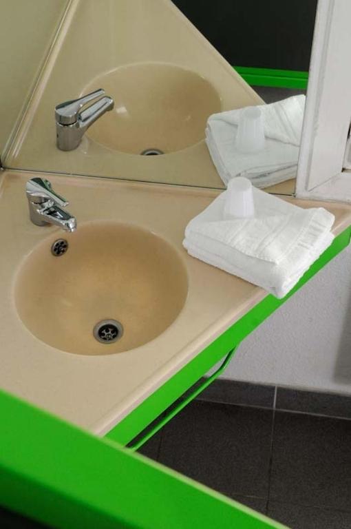 Lemon Hotel - Mery Sur Oise/Cergy Méry-sur-Oise Quarto foto